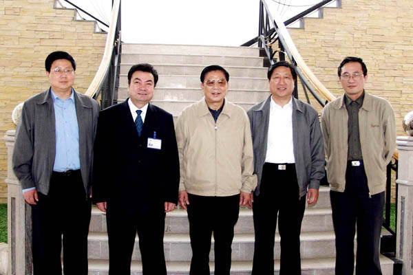 中宣部副部長(zhǎng)王太華視察中德機(jī)床 中宣部副部長(zhǎng)王太華視察中德機(jī)床