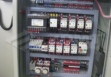 電控箱.jpg 電控箱.jpg